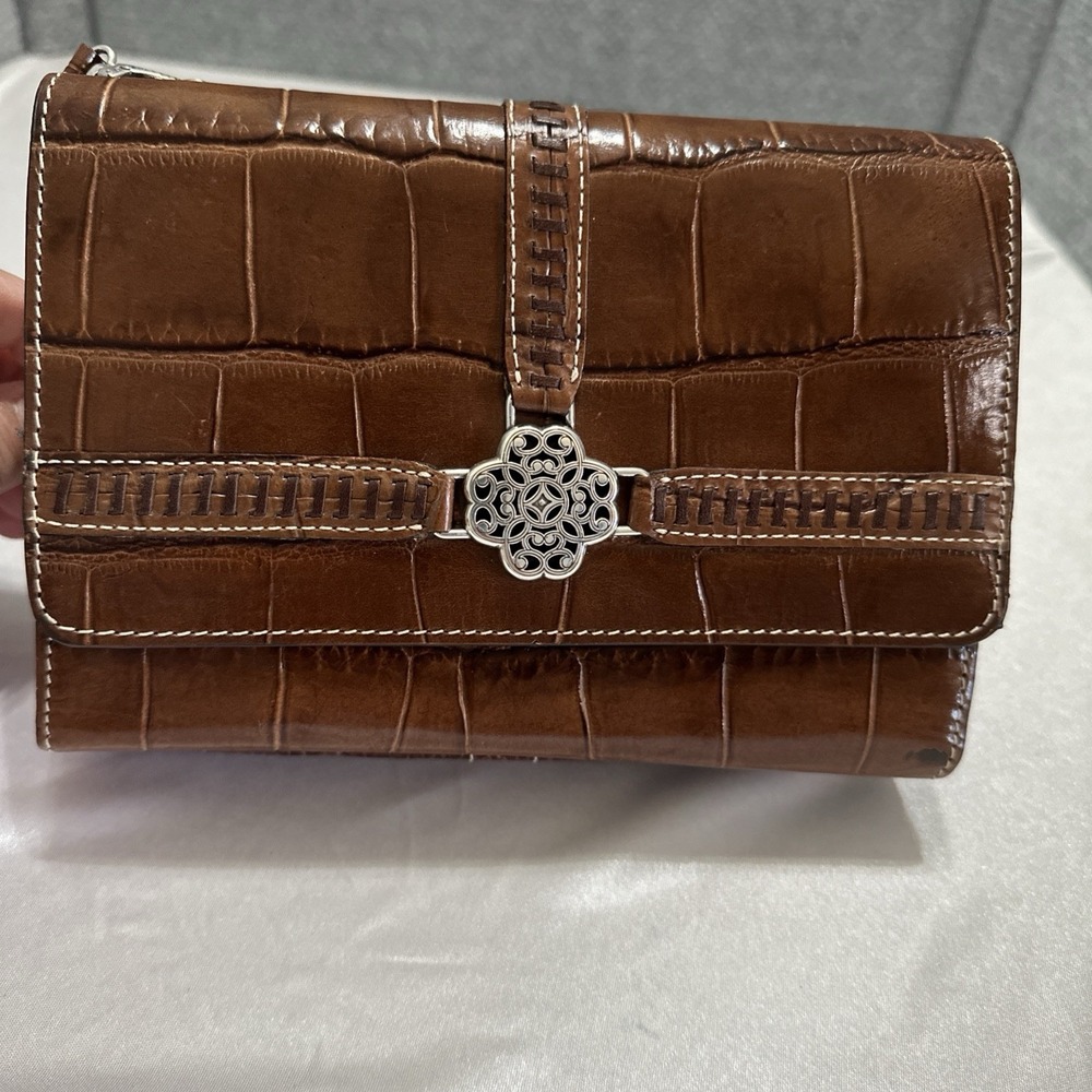 Brighton Sonny Vintage Brown Croc Embossed Leather Organizer Crossbody Bag Walle
